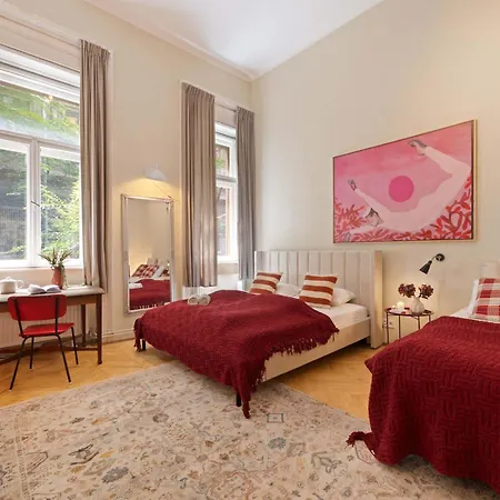 Designer 3br Loft & Mezzanine Near Synagogue Apartment *