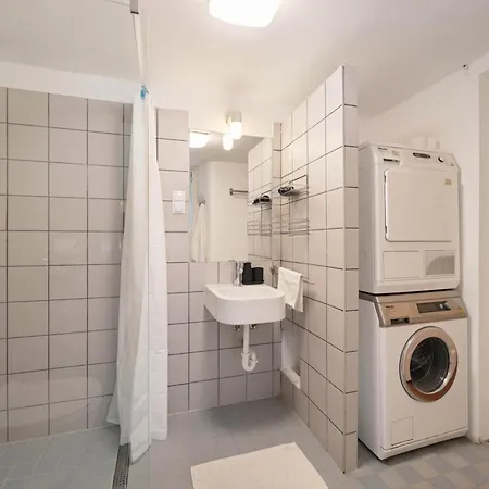 Designer 3br Loft & Mezzanine Near Synagogue
