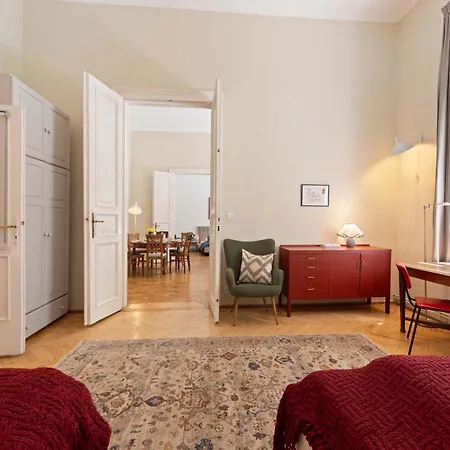 Designer 3br Loft & Mezzanine Near Synagogue
