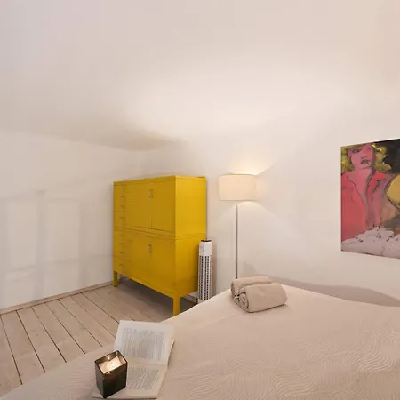 Designer 3br Loft&mezzanine Near Synagogue *
