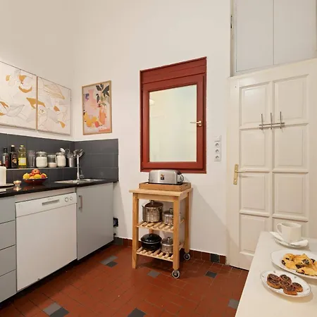 Designer 3br Loft & Mezzanine Near Synagogue